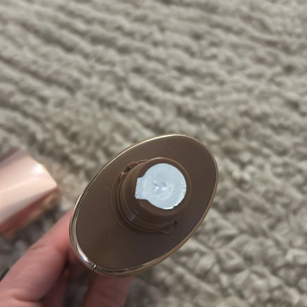 NWT JLO Beauty GEL CREAM CLEANSER
THAT HIT SINGLE® - Picture 4 of 4